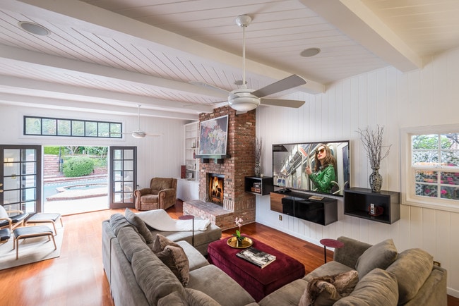 Building Photo - 10429 Wheatland Ave