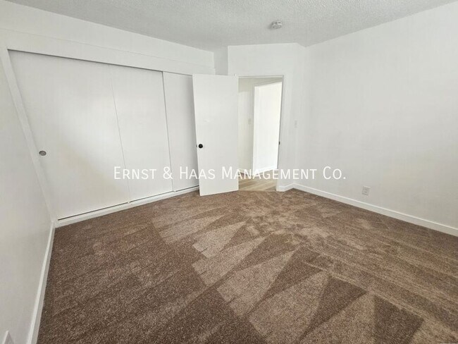 Building Photo - 2527 Eucalyptus Ave
