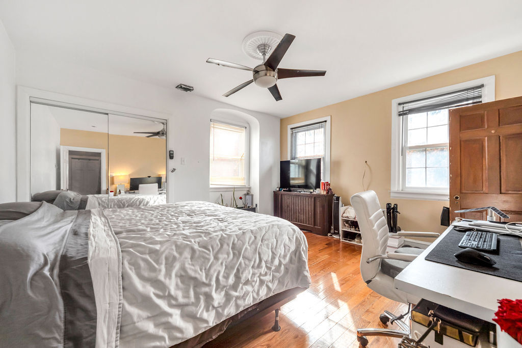 Building Photo - 817 Ashbourne Rd