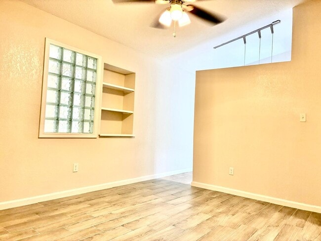 Building Photo - 16927 Hibiscus Ln
