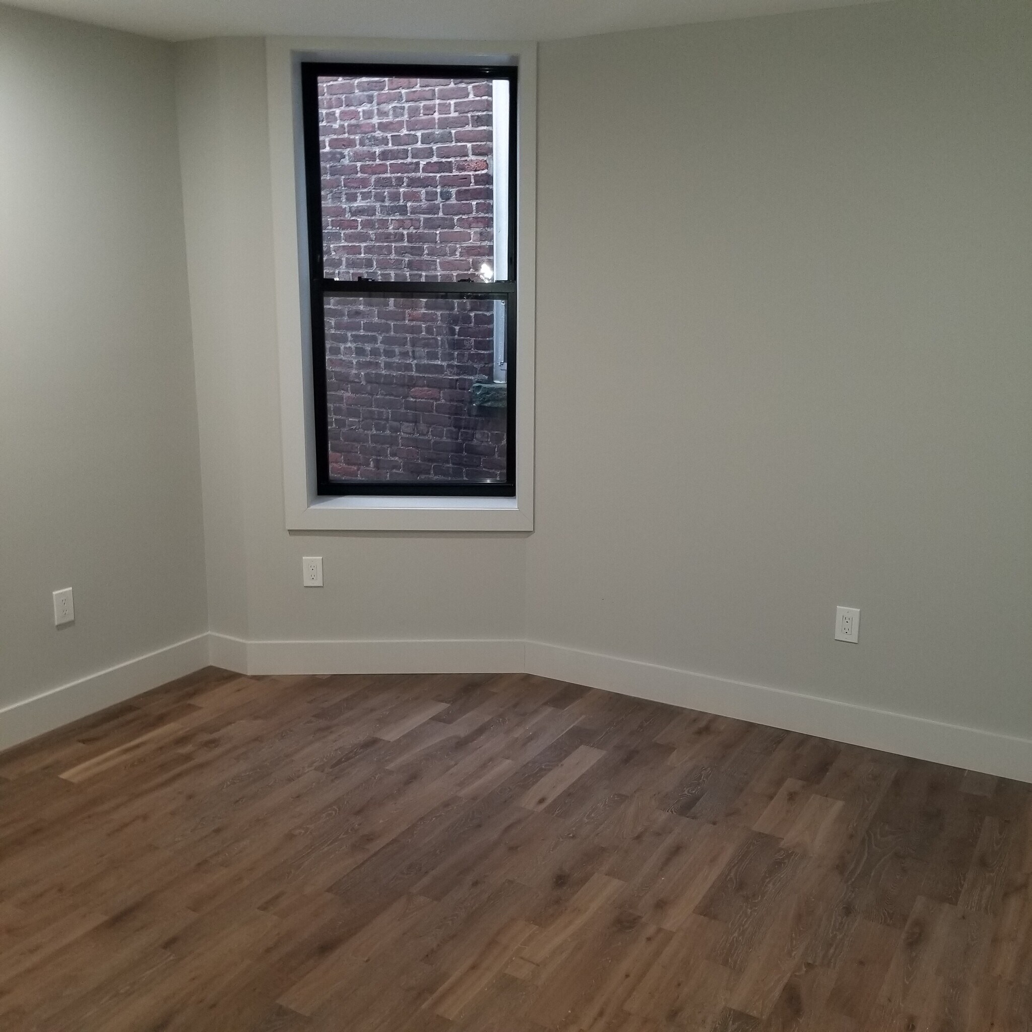 Building Photo - 21 65th St
