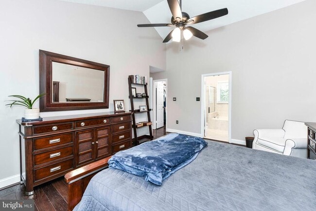 Building Photo - 6412 Gristmill Square Trce