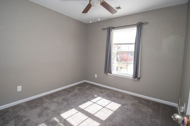 Building Photo - 101 Saskatoon Dr