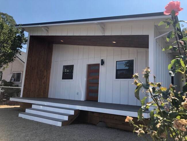 Building Photo - 4563 NE 47th Ave