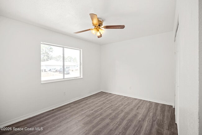 Building Photo - 983 Tacaro Ave SE