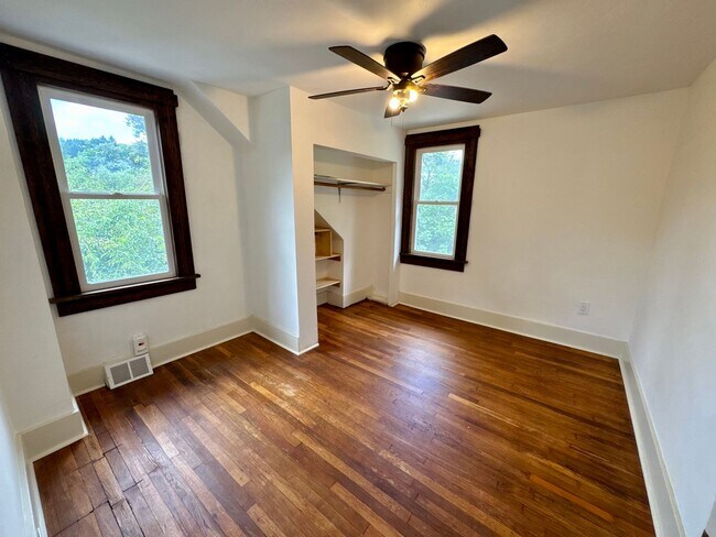 Building Photo - 309 Bellevue Rd