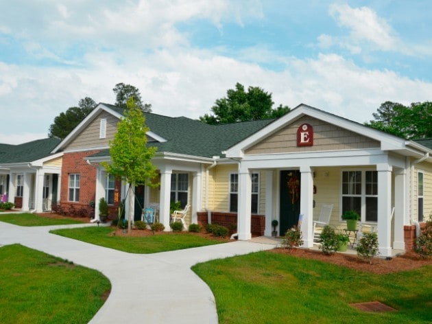 Building Photo - Windsor Crossing Apartments
