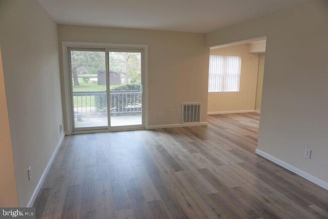 Building Photo - 1914 Old Stone Mill Dr