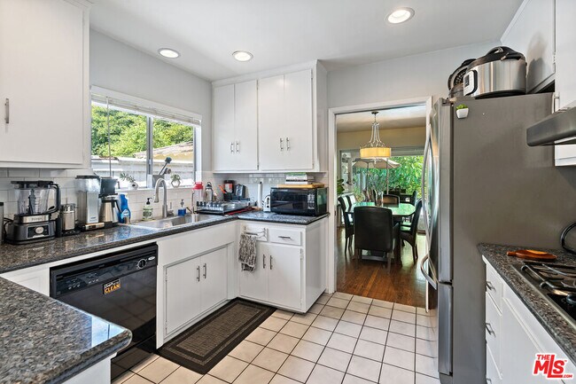 Building Photo - 12237 Hesby St