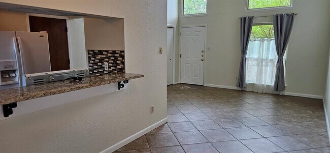 Building Photo - 5409 Duval St