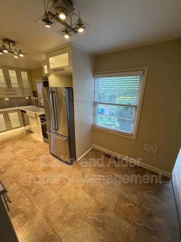 Building Photo - 5226 SE Clinton St