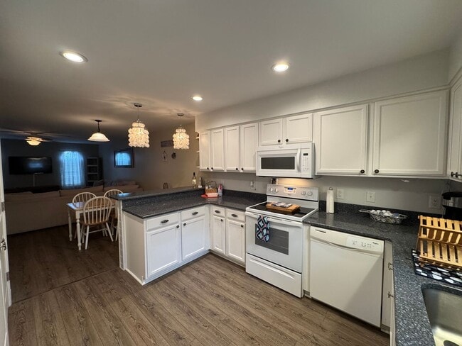 Building Photo - **MOVE IN SPECIAL** Little River - 3 Bedroom / 2.5 Bathroom Townhouse