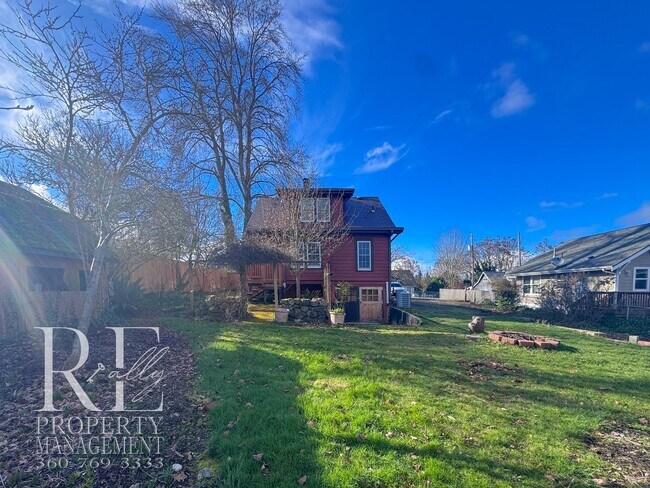 Building Photo - Timeless Vintage Home with Bonus Office, Expansive Yard & A/C