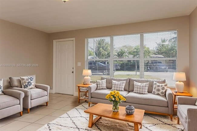 Building Photo - 1425 NE 29th St