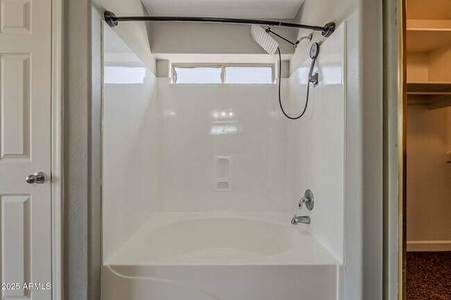 Building Photo - 21928 N Braden Rd