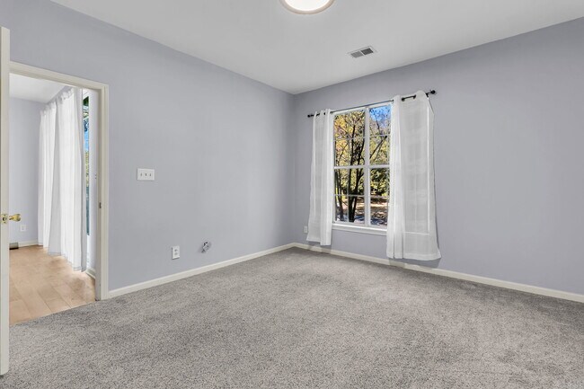 Building Photo - 1600 Long Grove Dr