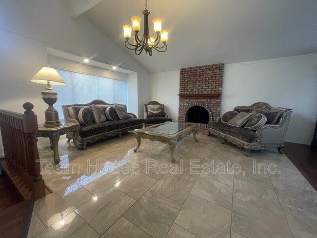 Building Photo - 23423 Vía Boscana