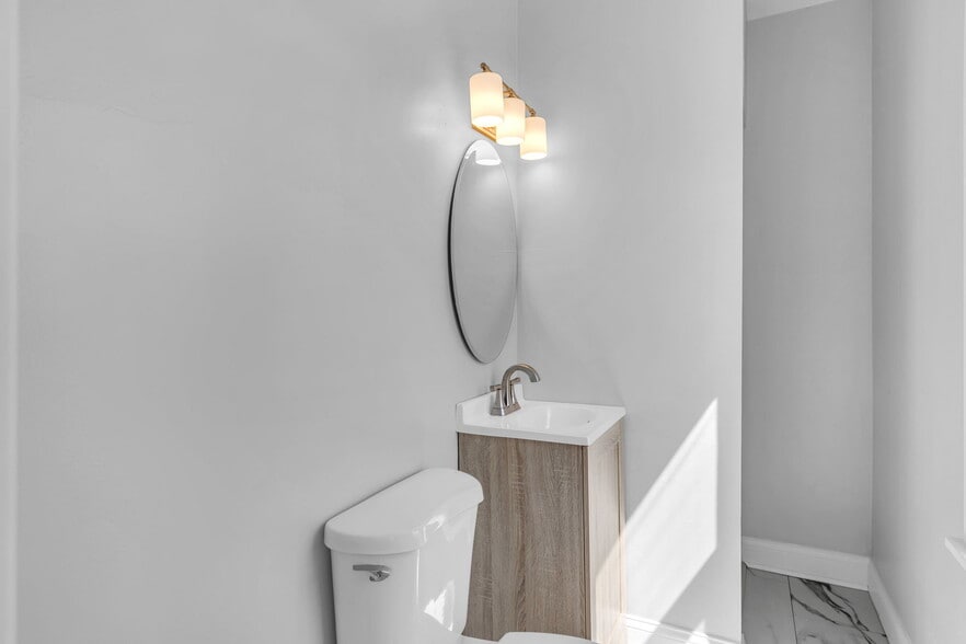 Building Photo - 3756 27th Ave S