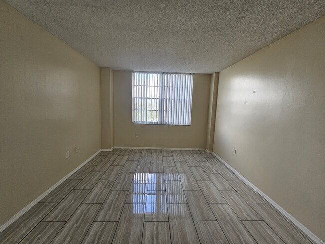 Building Photo - 15600 NW 7th Ave