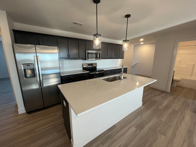 Building Photo - ??LIMITED TIME SPECIAL: FIRST MONTH'S RENT HALF OFF! 3br/3ba Apartment