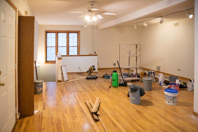 Building Photo - 1465 W Cortez St