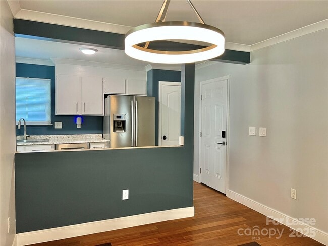 Building Photo - 1604 N Davidson St