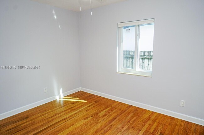 Building Photo - 5911 SW 6th St