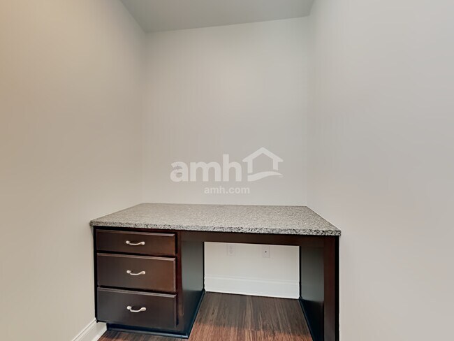 Building Photo - 292 Bering Lane