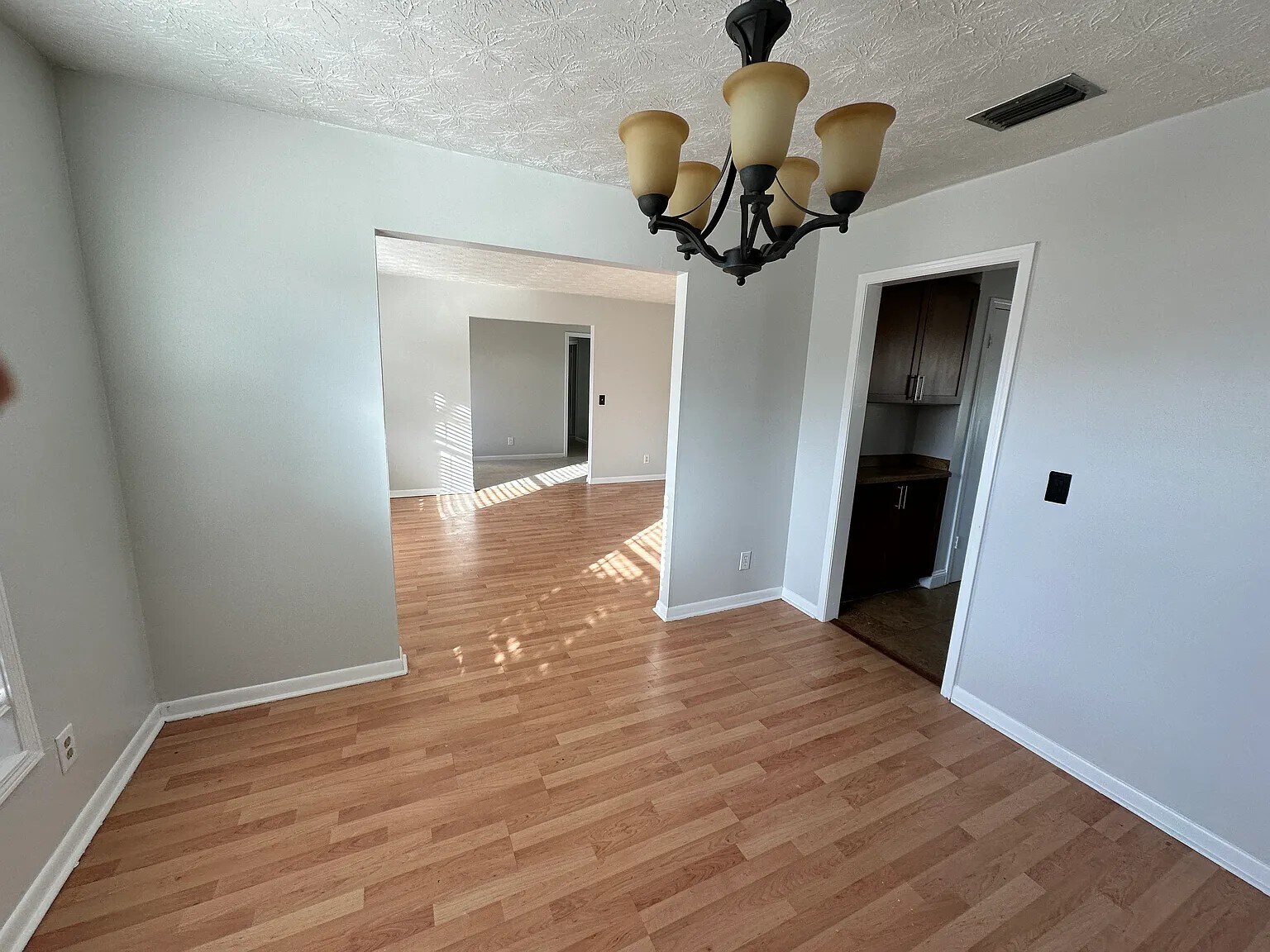 Building Photo - 3135 Sabal Palm Dr