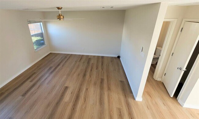 Building Photo - 222 Phillips St