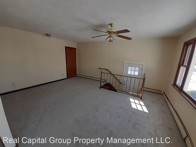 Building Photo - 3 br, 1 bath House - 25 Clinton St