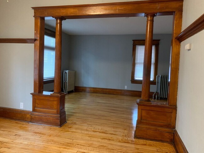 Building Photo - Your New 3-Bedroom Home in St. Paul