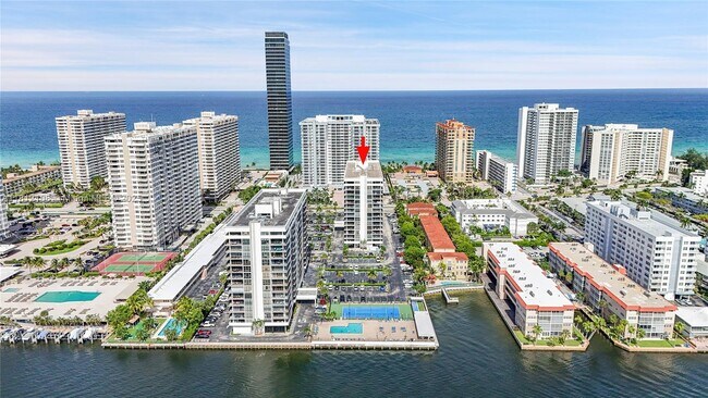 Building Photo - 2049 S Ocean Dr