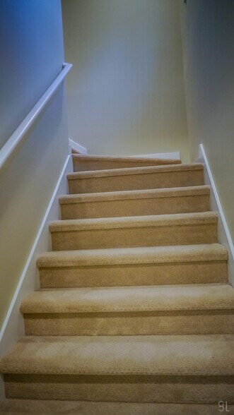 Building Photo - 2215 E John St