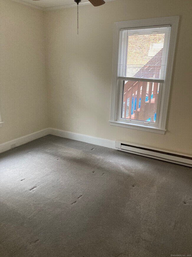 Building Photo - 434 N Main St