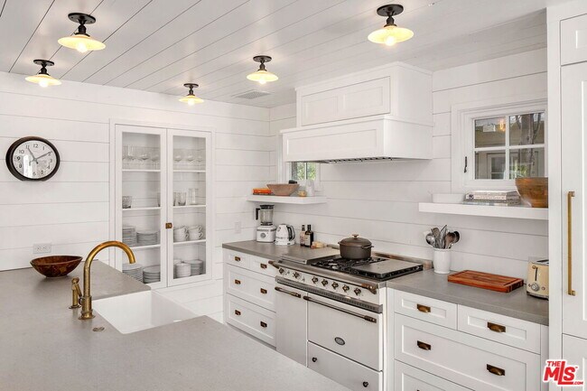 Building Photo - 821 Nowita Pl