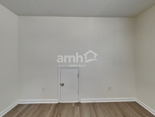 Building Photo - 17 Pfeiffer Ct