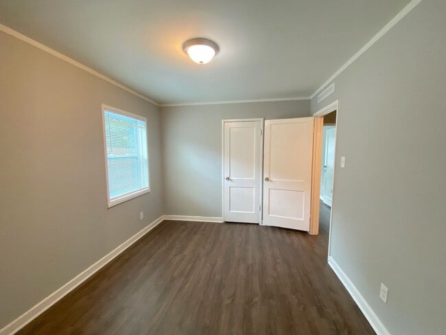 Building Photo - 1295 Foxcroft St