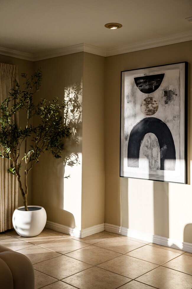 Building Photo - 11141 Limetree Dr