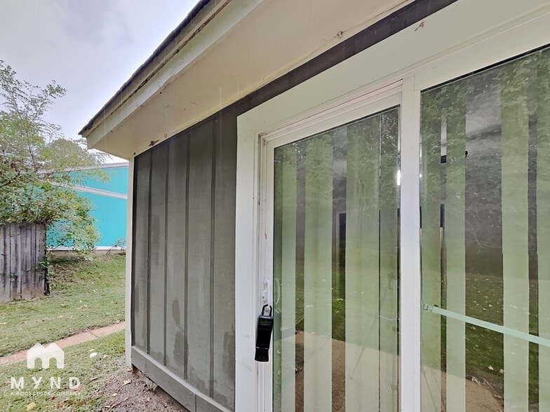 Building Photo - 3887 Brandy Ave