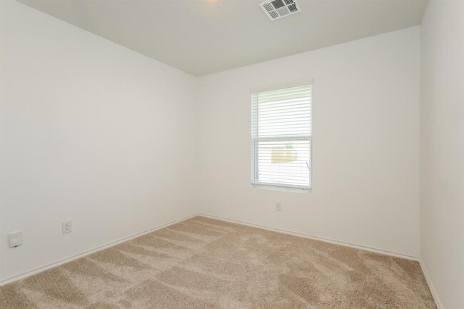 Building Photo - 2213 Sycamore Creek Ave
