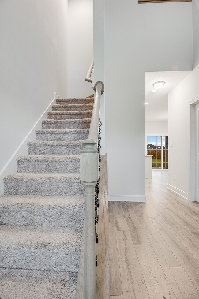 Building Photo - 917 Uplands Ln