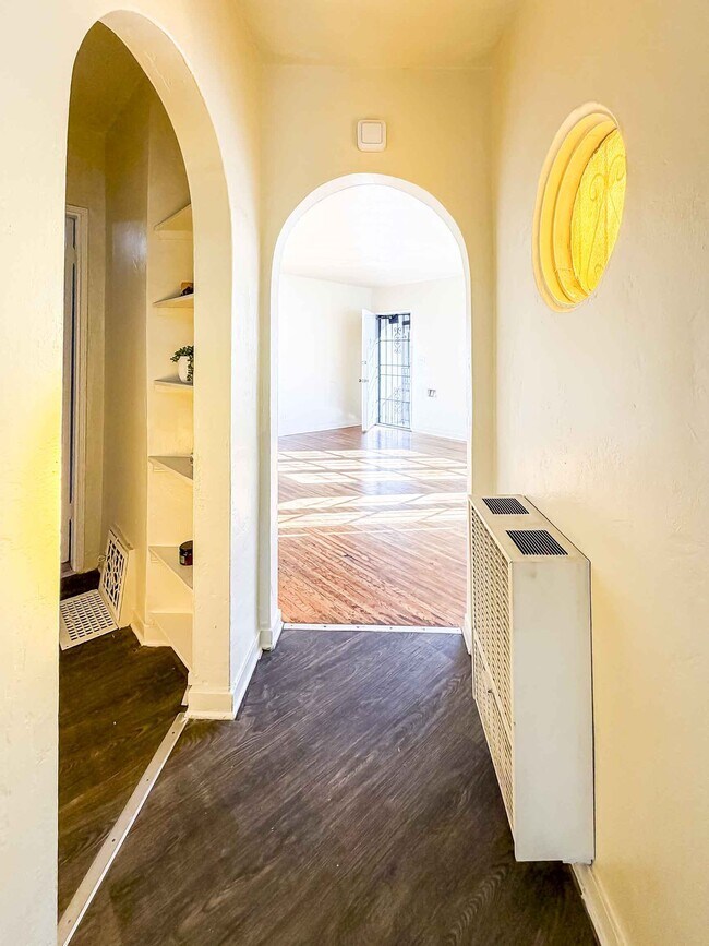 Building Photo - 3427 12th Ave