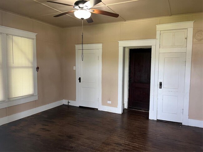 Building Photo - 200 N Walton