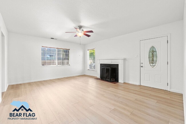 Building Photo - For Rent $2,280 - 2 bed, 1 bath