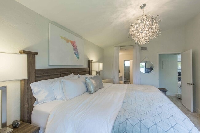 Building Photo - 13283 Bedford Mews Ct