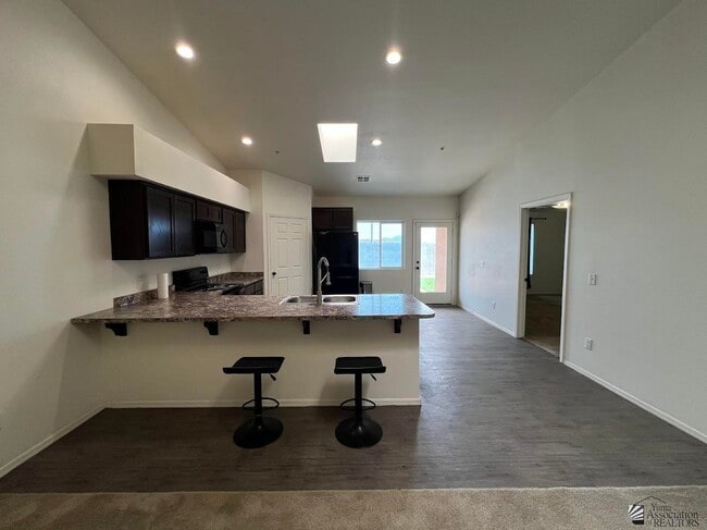 Building Photo - 3743 S Desert Sky Dr