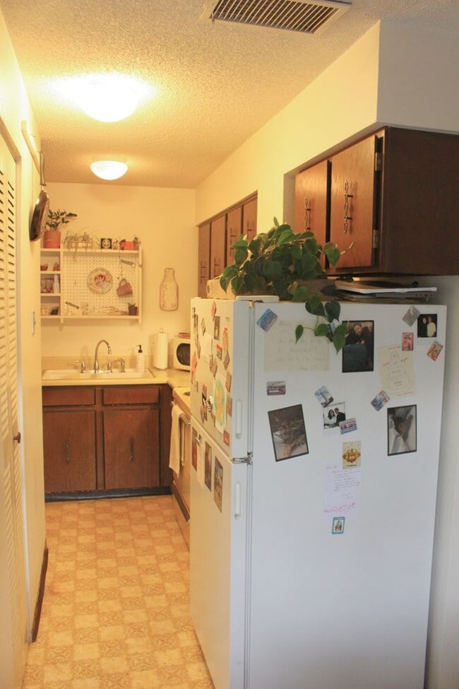 Building Photo - Contemporary Living Close to CSU & Amenities