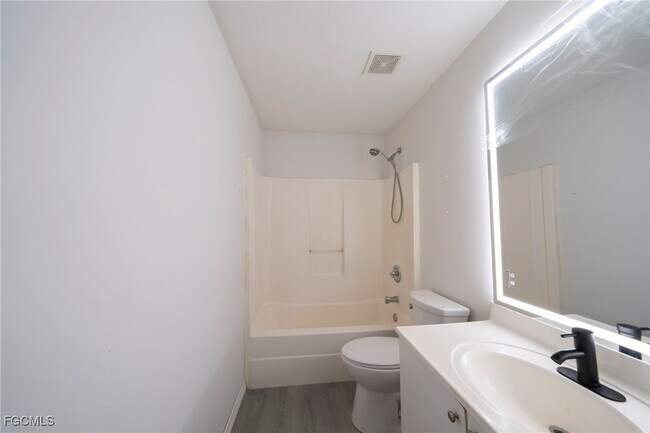 Building Photo - 4306 11th St SW