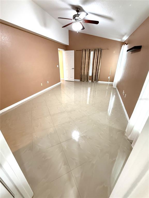 Building Photo - 9217 Valencia Palms Dr